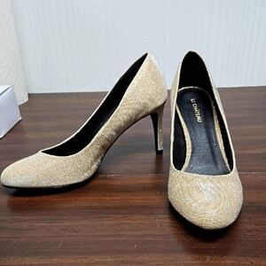 Le Chateau Size 9 Gold Sparkly Heels